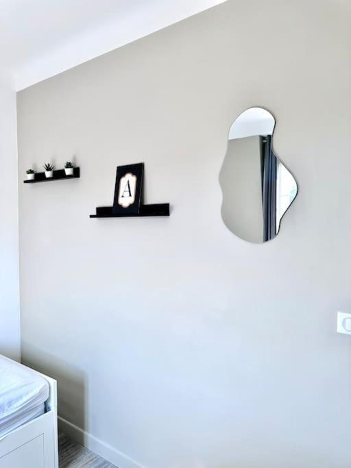 Appartement Vue Tour Eiffel Ligne 14 A Cote De Paris Gentilly Bagian luar foto